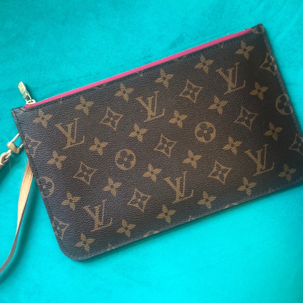 Louis Vuitton Neverfull Pochette